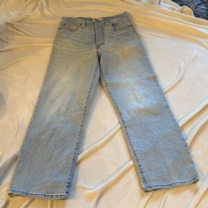 Levi’s rib cage straight